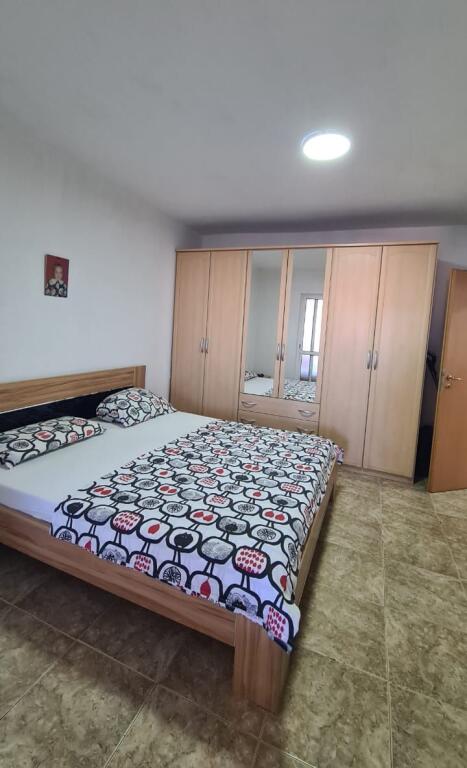 Shitet apartament 2+1+2 tualete ne Brryl