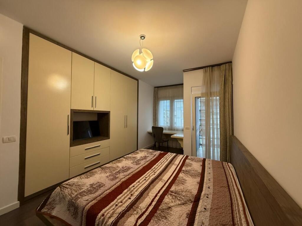 Shesim, Apartament 2+1+2 ne Astir prane Rrethit!