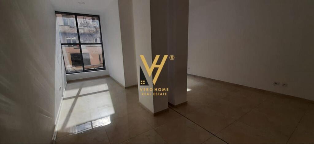 UFFICIO IN AFFITTO- PRESSO “MYSLYM SHYRI”