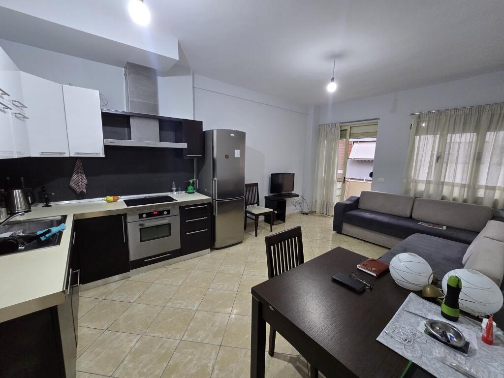 Appartamento 2+1+2 (posto auto) in affitto, Kristal Center-Comune di Parigi