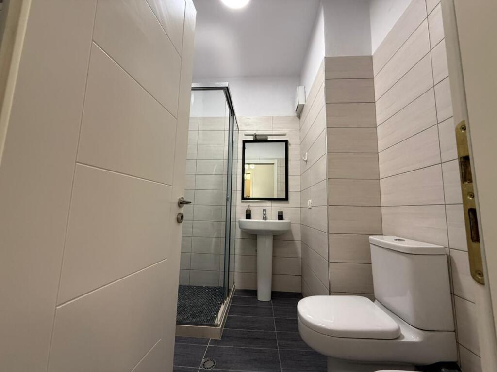 Shesim, Apartament 2+1+2 ne Astir prane Rrethit!