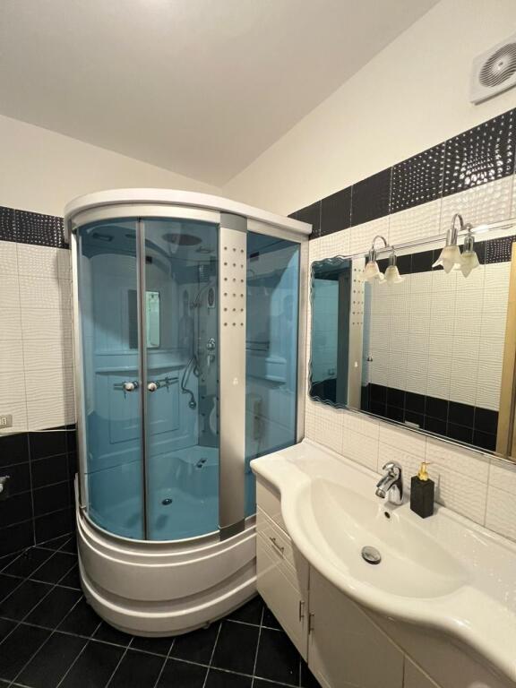 Apartament 2+1+P me qera, Bulevardi Zogu I.