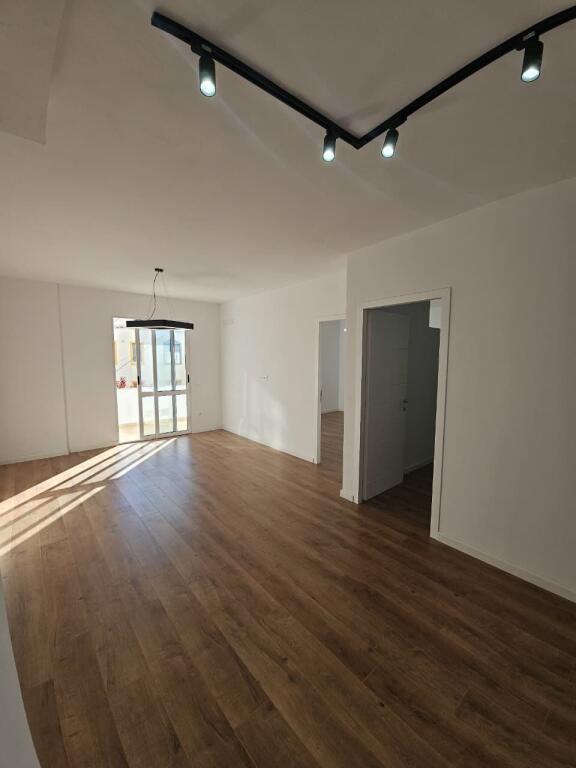 🏡 SHITET 2+1 me ballkon 📍Spitali Rajonal Durres 📲