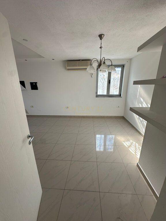 Ufficio in affitto presso Mine Peza 800 € /Mese