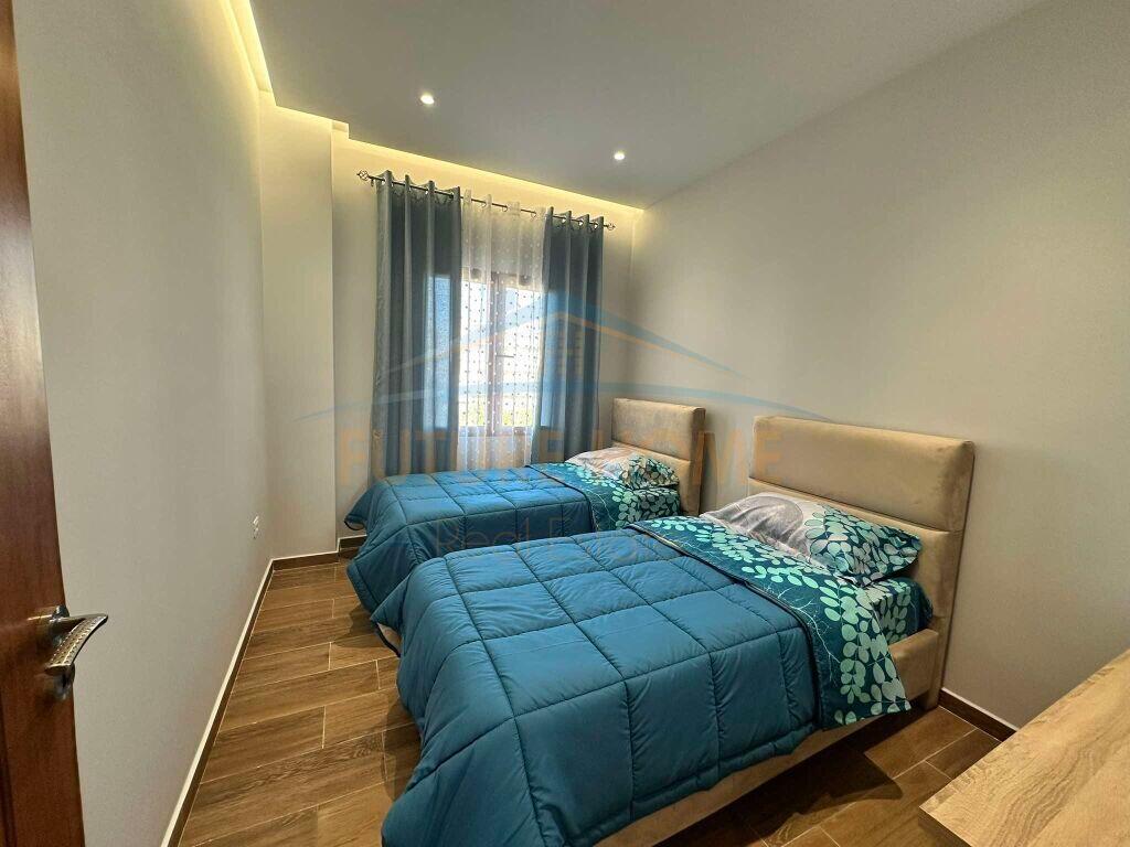 Qera, Vile Private, Kashar. 450 €,UNA47803