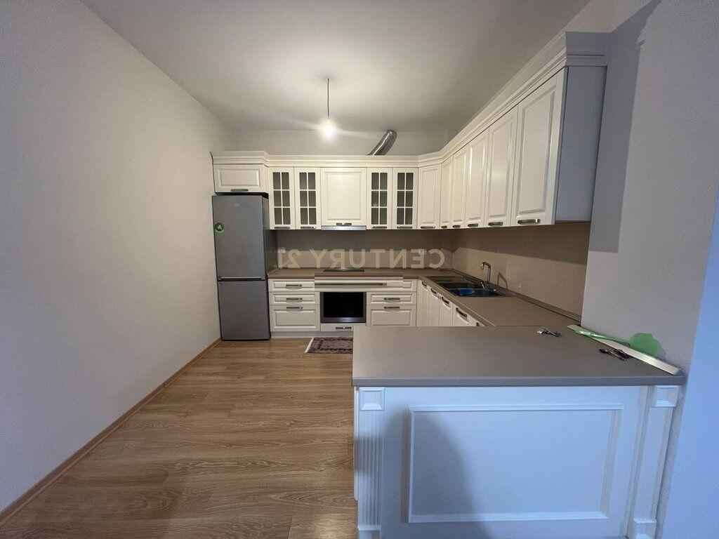 JAPIM ME QIRA APARTAMENT 2+1,KOPSHTI BOTANIK
