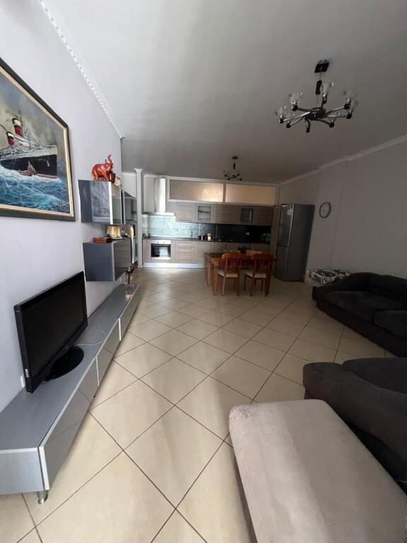 APARTAMENT 2+1+2 ME QIRA TEK LIQENI I THATË