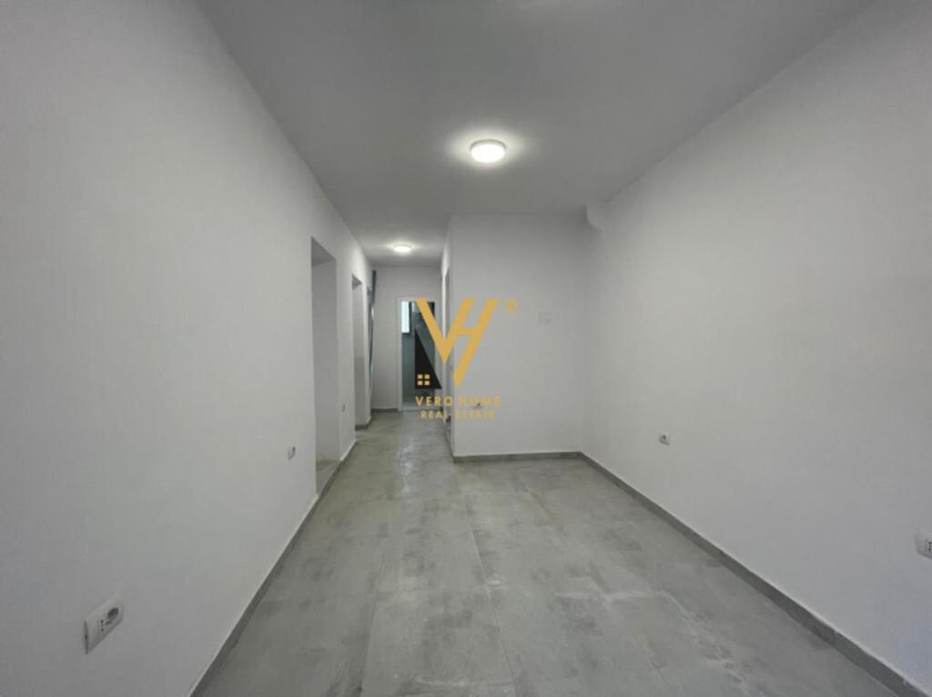 UFFICIO 70 M2 IN AFFITTO A LULISHTJA, EX ESPOSIZIONE 80.000 LEKE