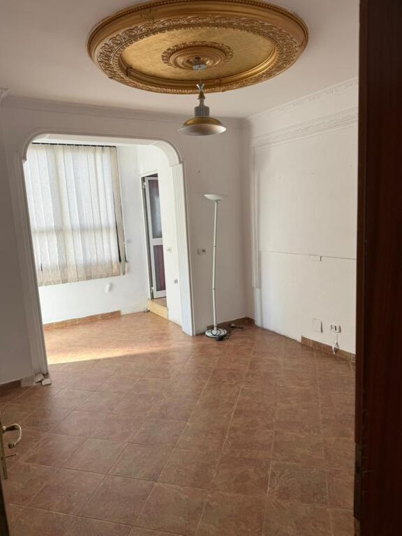 SHITET APARTAMENT 4+1+2 PRANE ISH EKSPOZITES