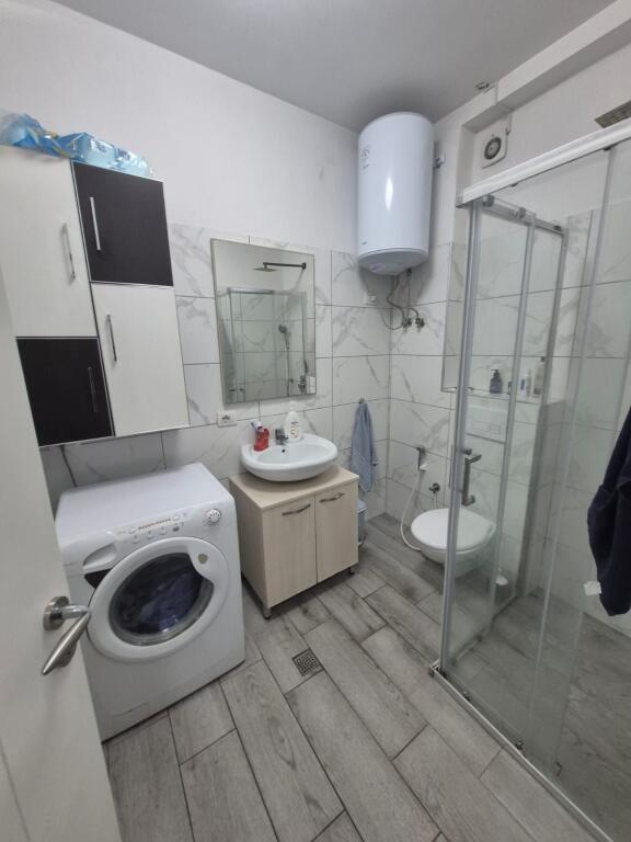 1+1,i mobiluar me post parkimi te medreseja,620 mije leke