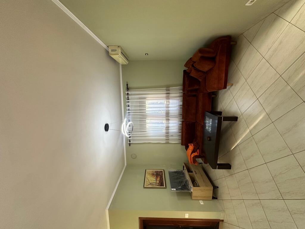 Jepet me qera shtepi private 1+1 e mobiluar tek Jordan Misja