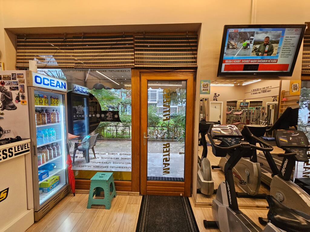 Shitet Njesi biznesi tek Ish Ekspozita! 102m2