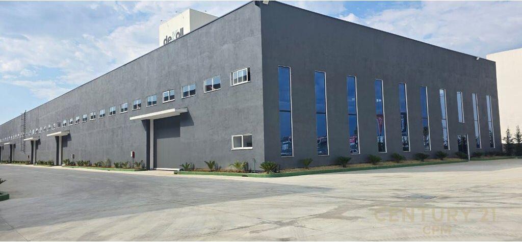 Warehouse of 1900 m² for rent on the Durrës–Tiranë highway, near the “Turgut Ozal” College!