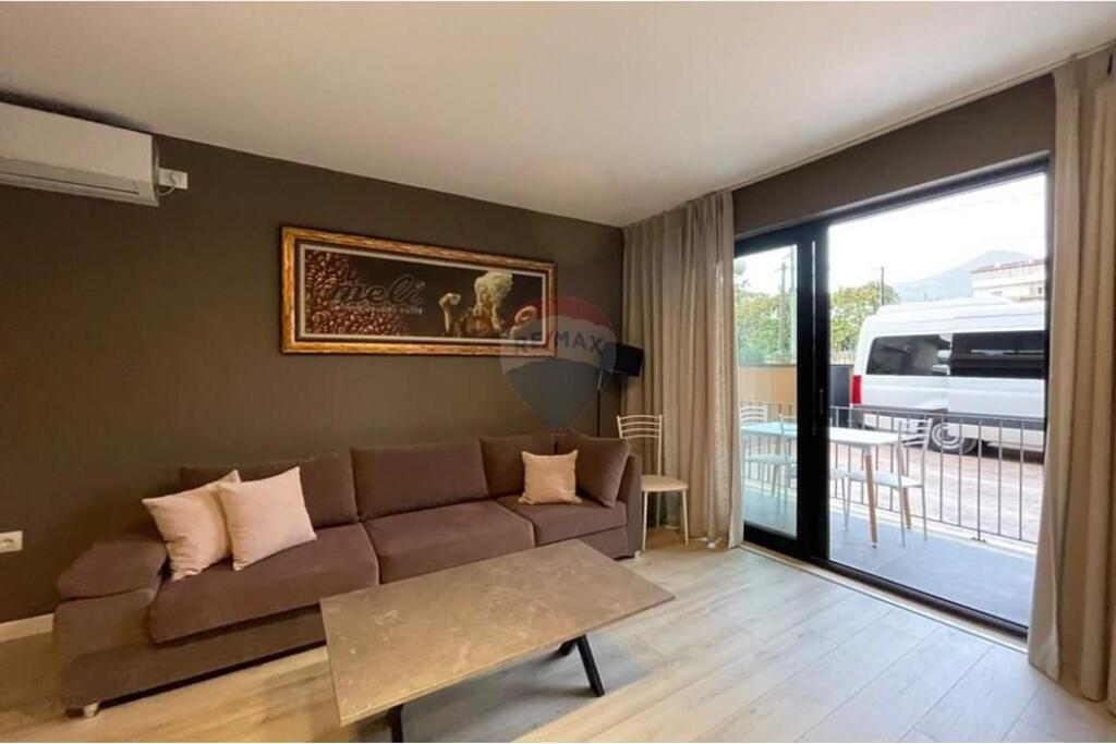 Godine Luksoze me qira - RRUGA "5 MAJI"