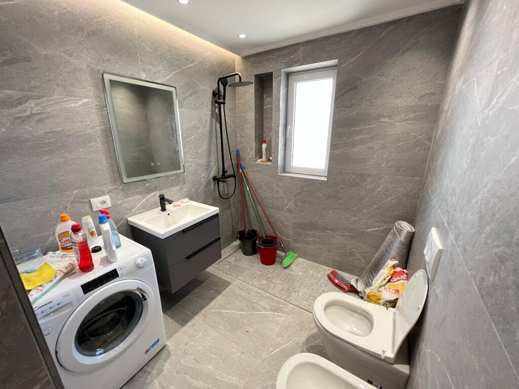 📣 QERA SUPER Apartament (Papafingo) 2+1+2Tualete , Sauna , Verande Dhe Parking 📍 Qender Tirane 🛣️ Rruga e "Kavajes" ✨