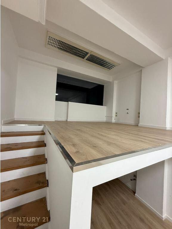 Dyqan për Qira – Rruga Him Kolli