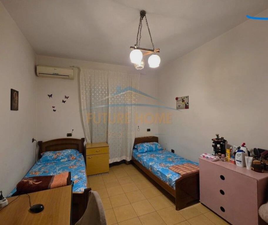 Shitet, Apartament 3+1+2 – Rruga e Kavajës, Tiranë
