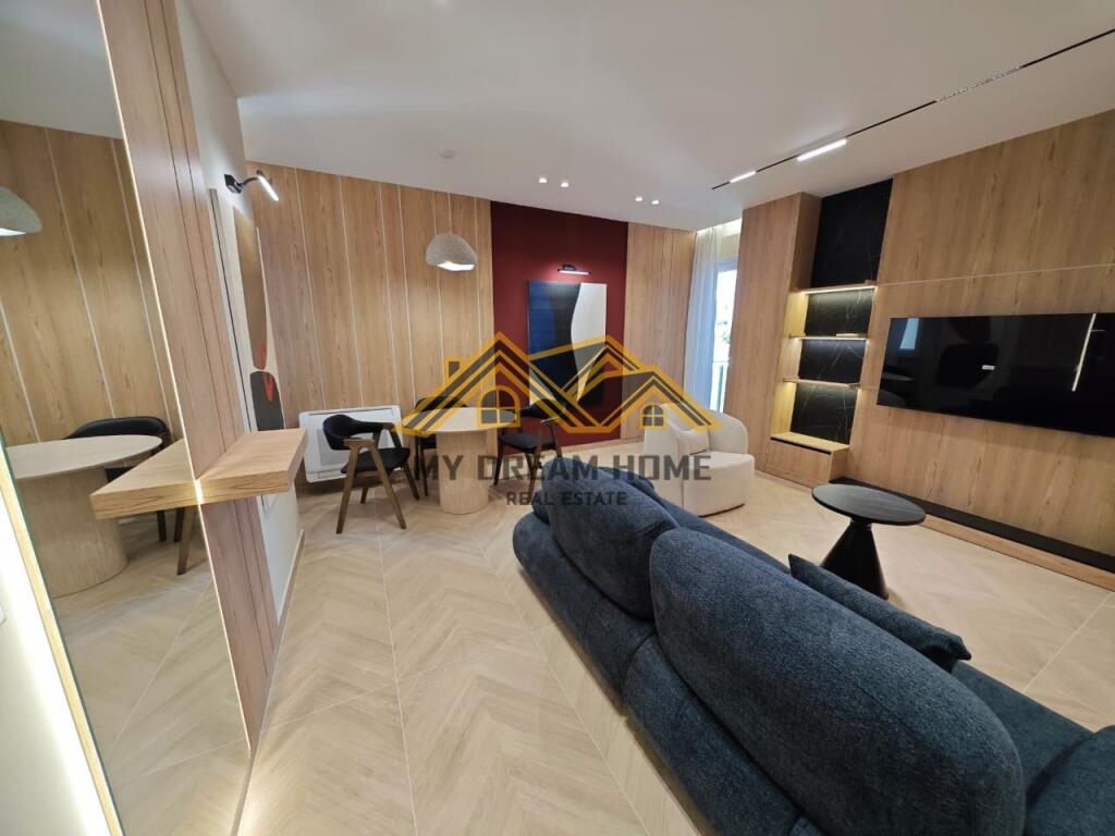 SUPER APARTAMENT 1+1 NE QENDER DURRES, PER SHITJE !