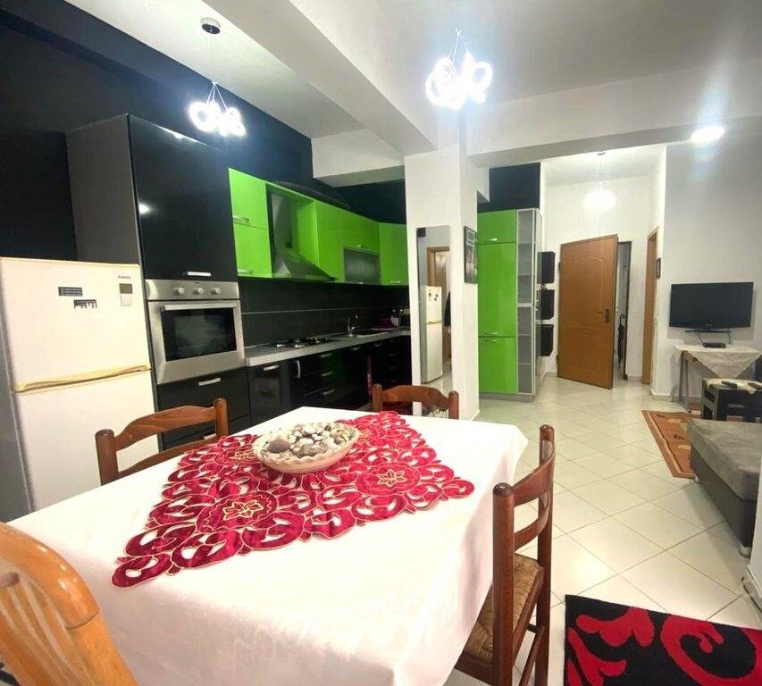 Apartament 1+1 me Qira në Rrugën e Kavajës – Totalisht i Mobiluar