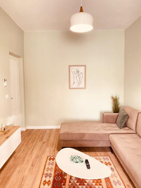 Apartament 2+1 me qera tek Ambasada Amerikane