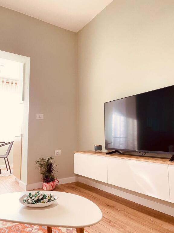 Apartament 2+1 me qera tek Ambasada Amerikane