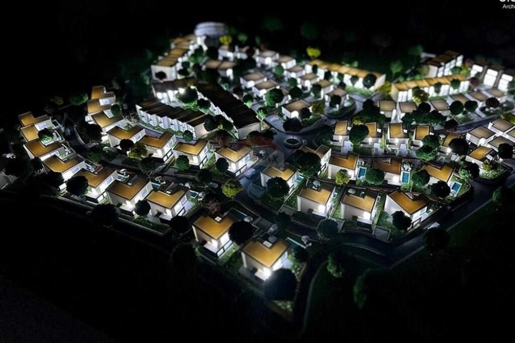 Vile per Shitje tek Kompleksi SeeHena