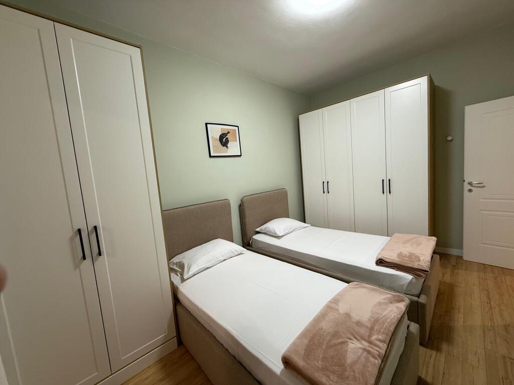 Apartament 2+1 Me Qira prane Ambasades Amerikane