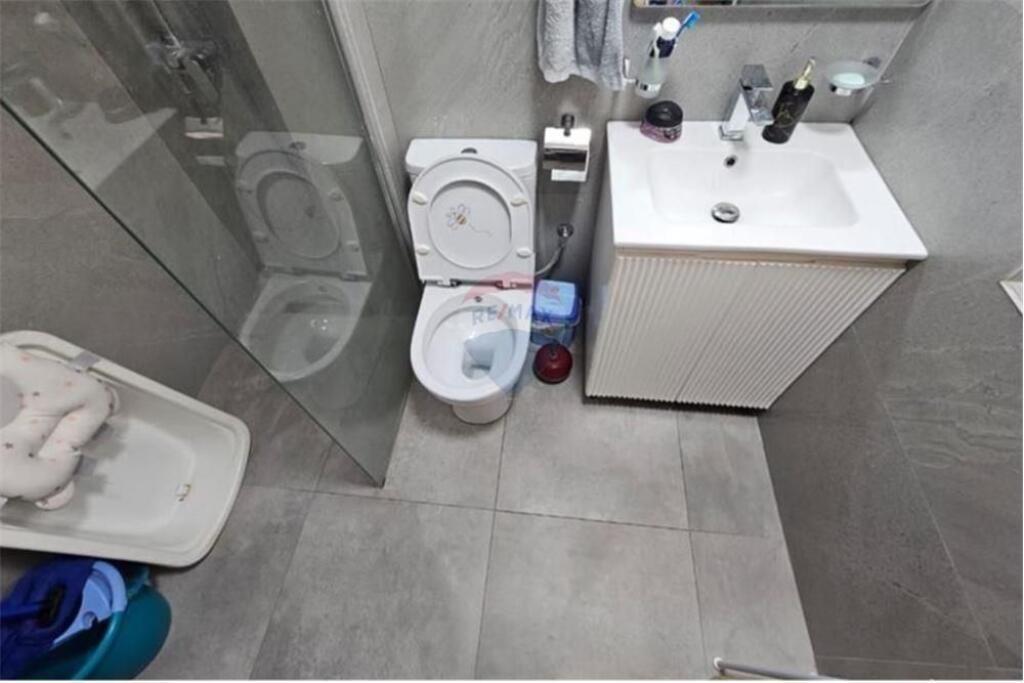 Jepet apartament me qera 1+! Brryli