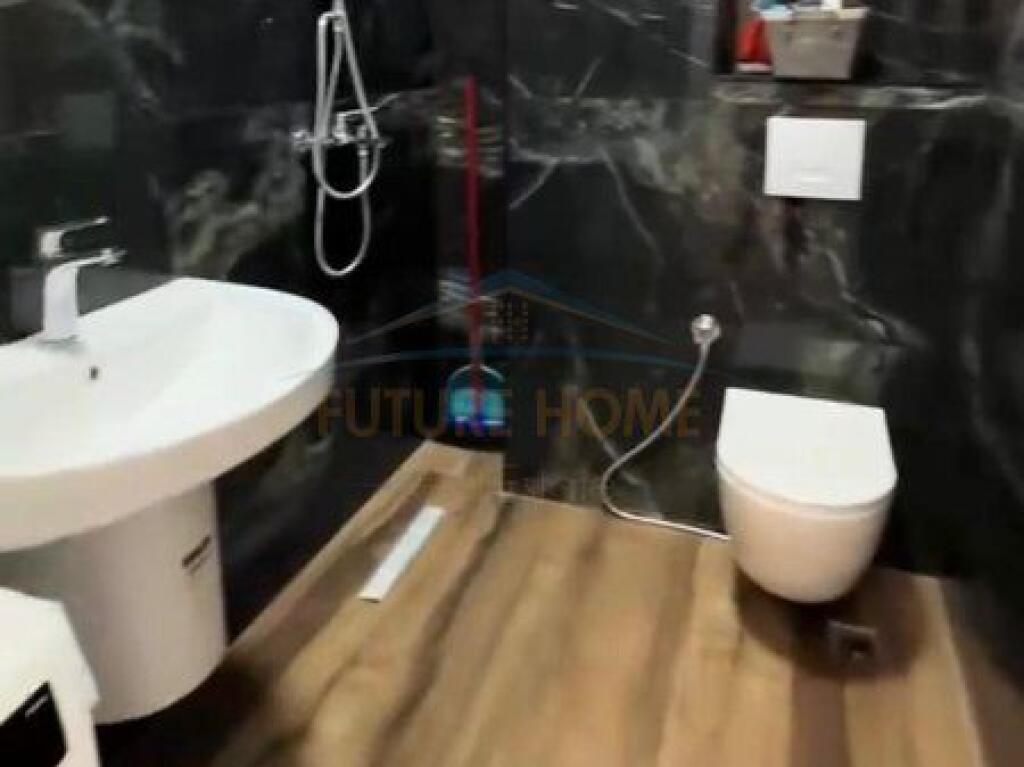 Shitet, Apartament 2+1+2, Rruga e Dibrës, Prane Gjimnazit Partizani,Tiranë