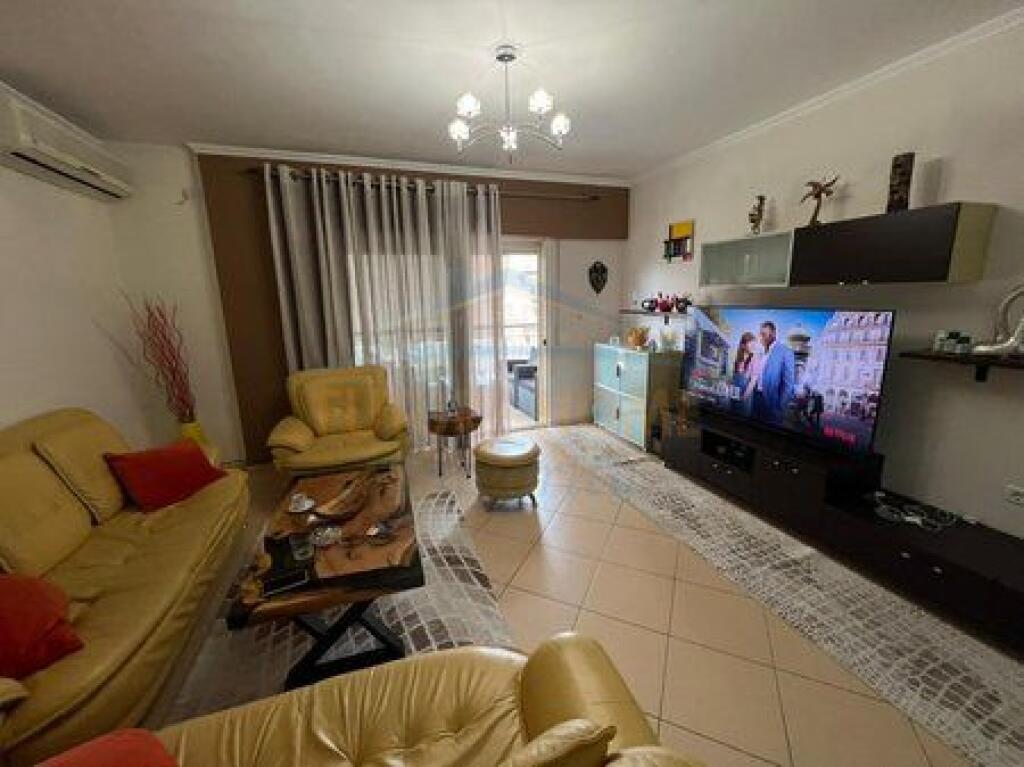 Shitet, Apartament 3+1+2, Ali Demi, Tiranë.