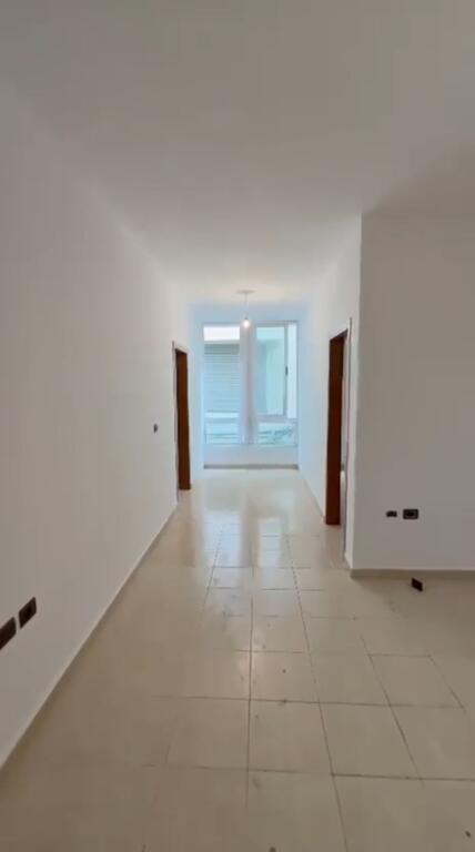 Shitet apartament 3+1 pranë Eleonorës