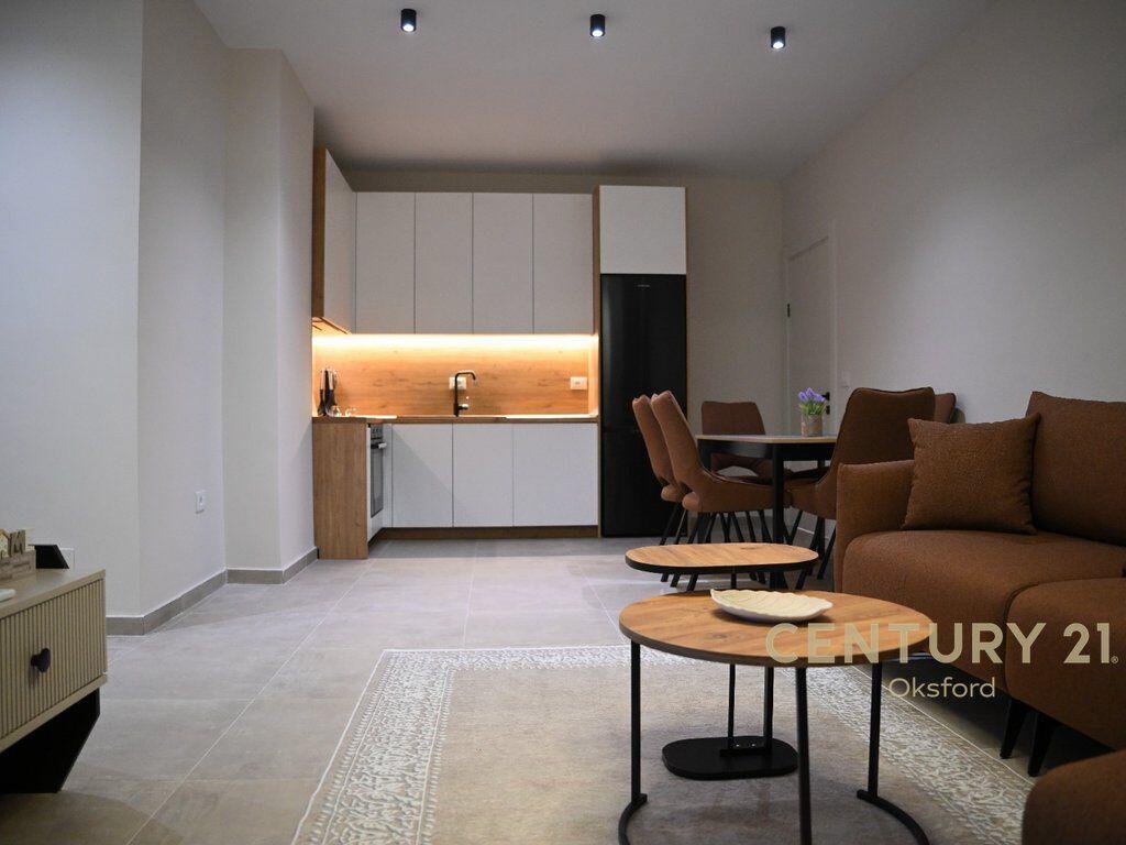 Apartment 2+1 for sale in Kamez!