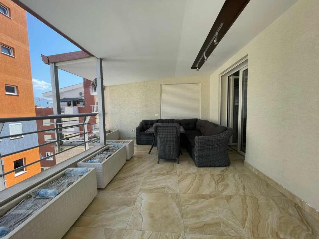 Penthouse in Vendita, Nel Complesso: “Ferrari”