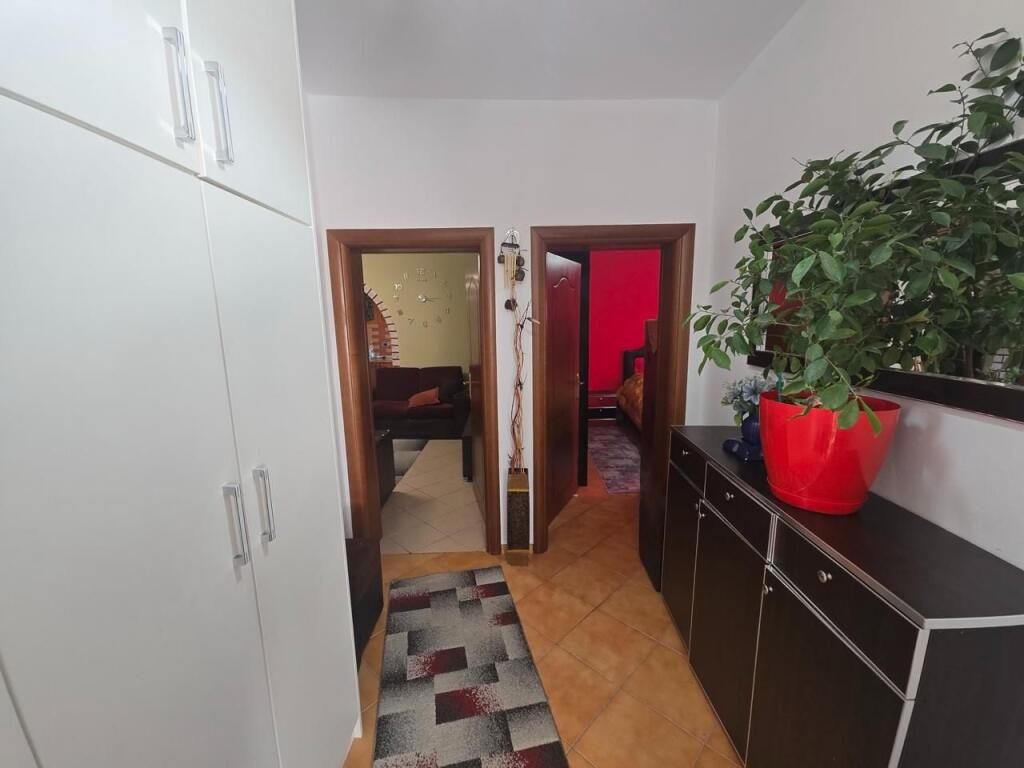 SHITET APARTAMENT 2+1+2 PRANE SPITALIT, DURRES