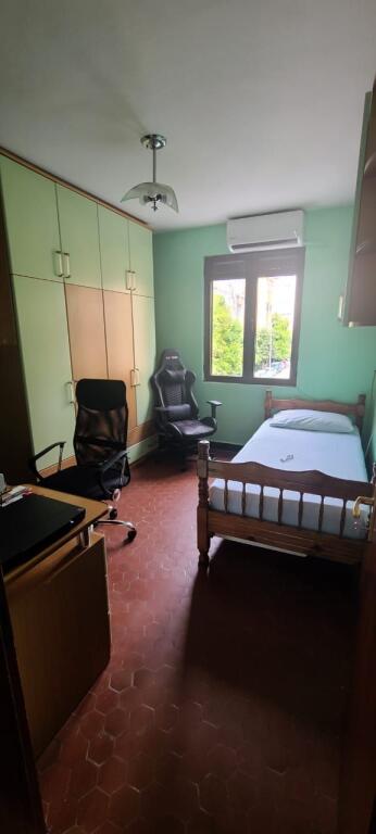 🏢Ne zonen e Myslym Shyrit,prane Dyqanit Euro1 jepet me qera apartament 2+1,i mobiluar. 700Euro