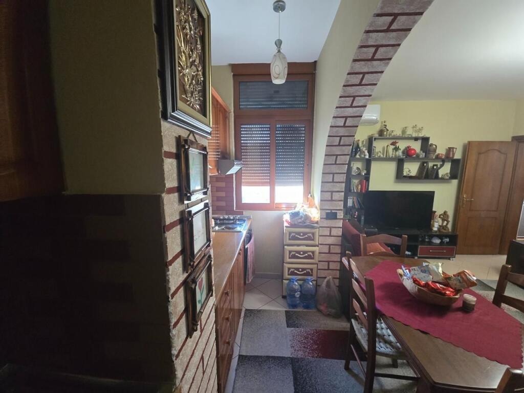 SHITET APARTAMENT 2+1+2 PRANE SPITALIT, DURRES