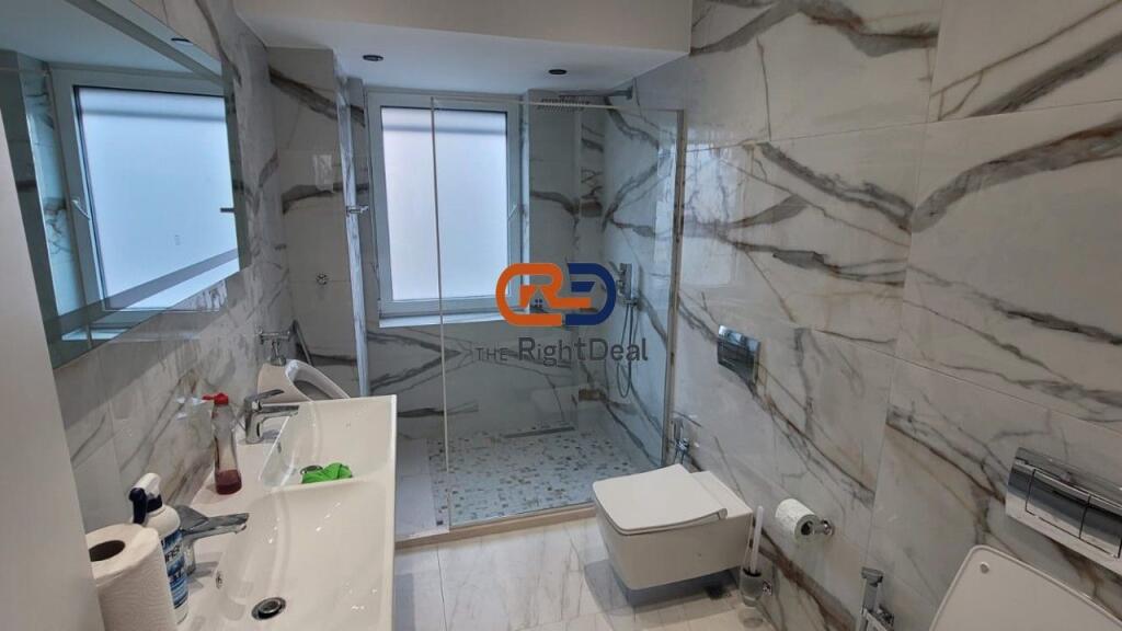 Tek Kafe Flora, Shitet Super Apartament 2+1 Me Lokacion &amp; Orientim Perfekt!!!