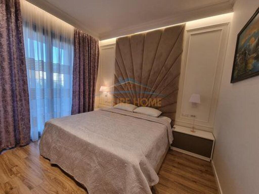 Qera,Apartament 2+1+Post Parkimi , tek Park Gate!