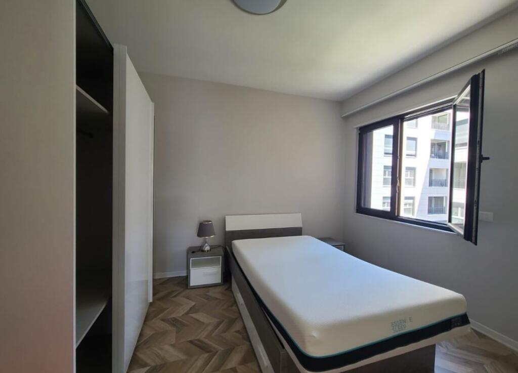 3+1 apartment for rent near the Red School.