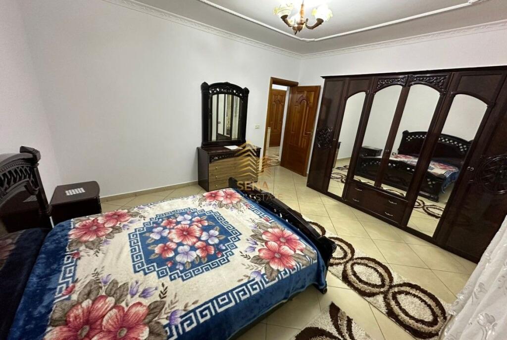 Qira, Hyrje Private 2+1+3Poste Parkimi, 5 Maji, 60.000 Lek/muaj