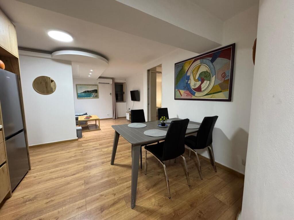 JEPET ME QERA APARTAMNET 1+1  450 EURO    (perfshi uj drita )