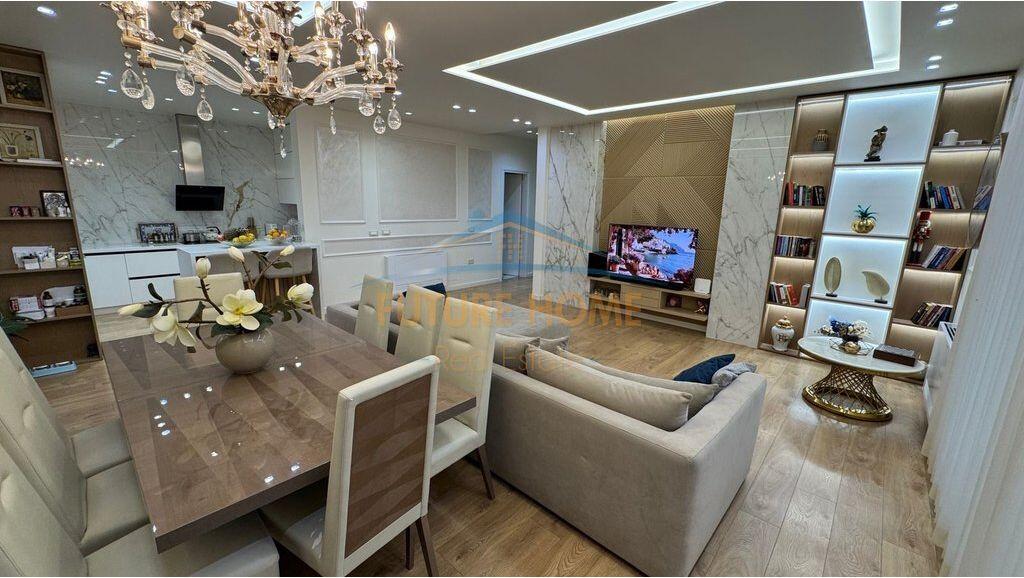 Shitet penthouse 3+1+2+post parkimi Kopshti Zologjik