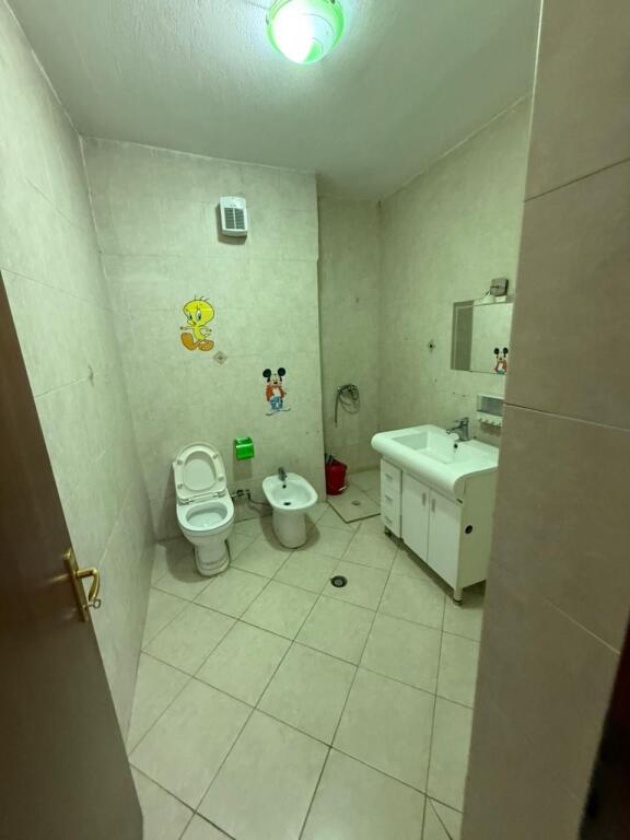 SHITET APARTAMENT 4+1+2 PRANE ISH EKSPOZITES