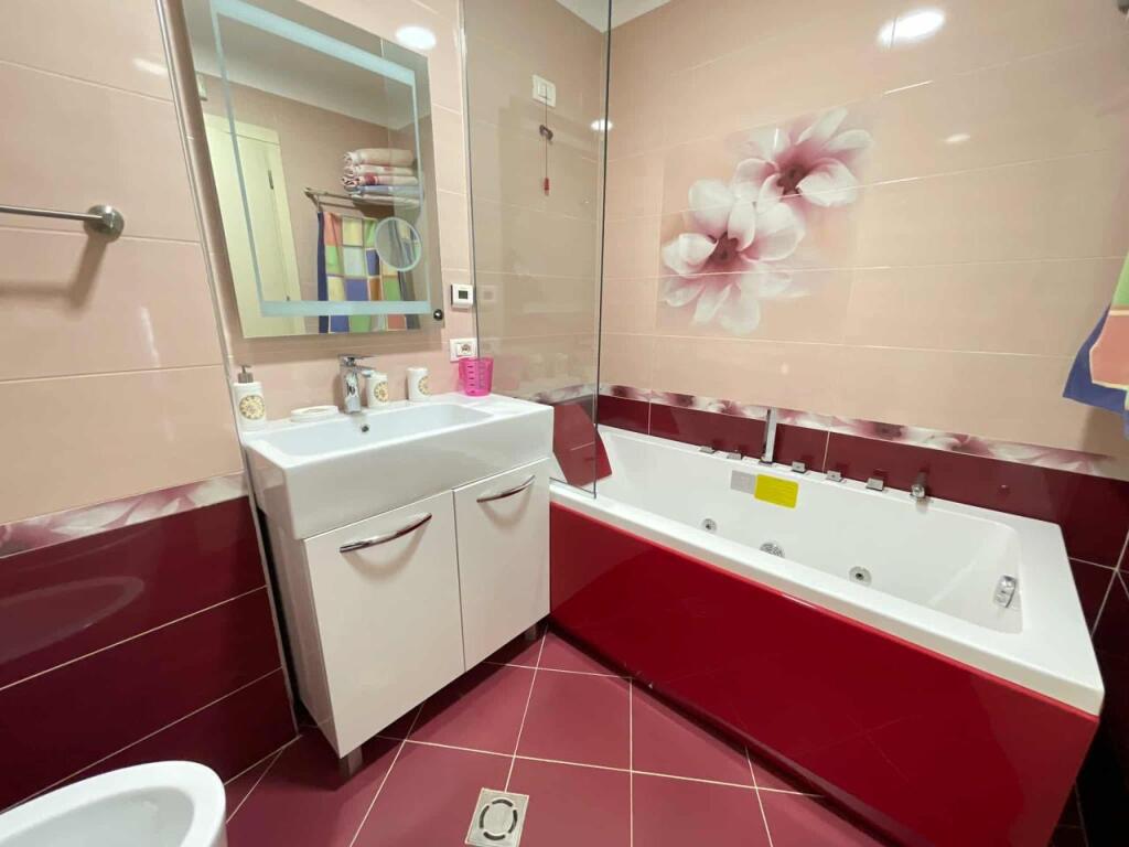 Penthouse in Vendita, Nel Complesso: “Ferrari”