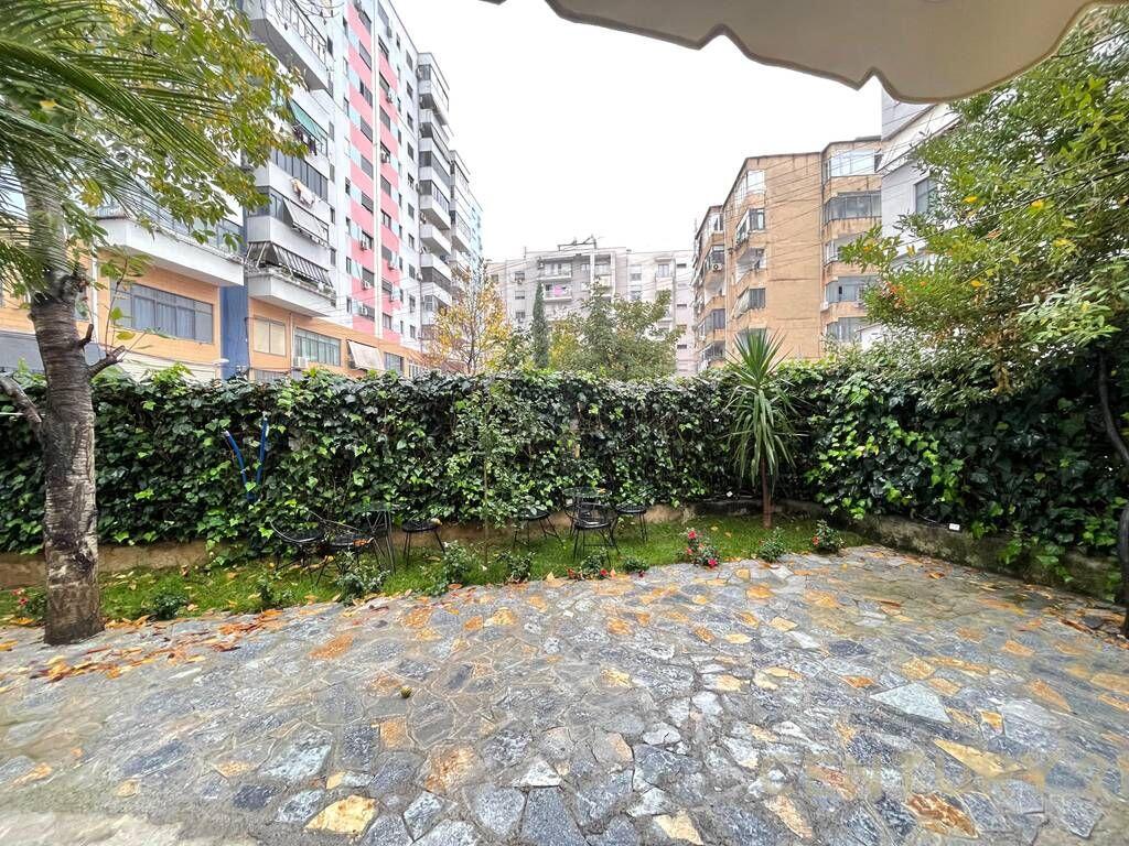 VILE PER QIRA PRANE RR. MUHAMET GJOLLESHA!