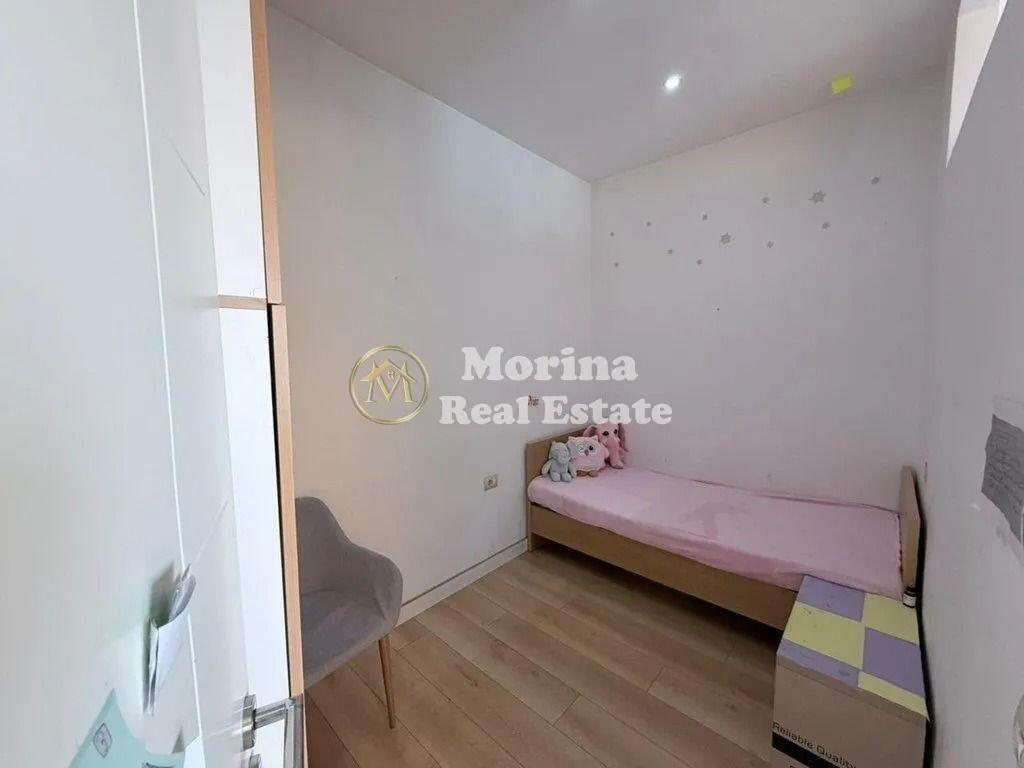Shitet Apartament 3+1, Rruga Mine Peza, 245,000 Euro