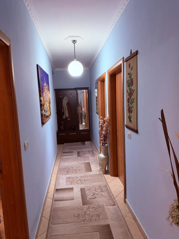 Jepet Apartament me qera