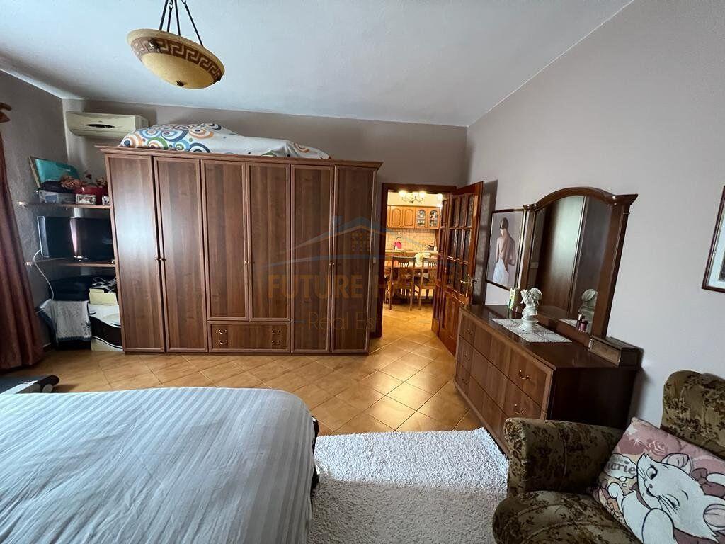 Shitet, Apartament 2+1, Zogu i Zi, Tirane