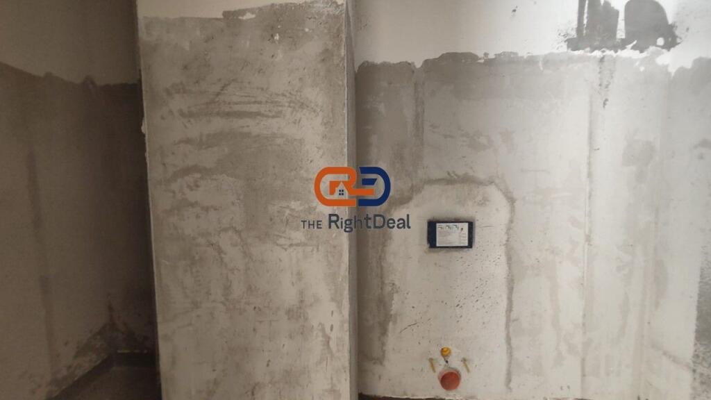 A Ali Dem, Al Complesso Mangalem 21, Negozio In Vendita Con Prezzo Occasione Perfetto Per Investimento!!