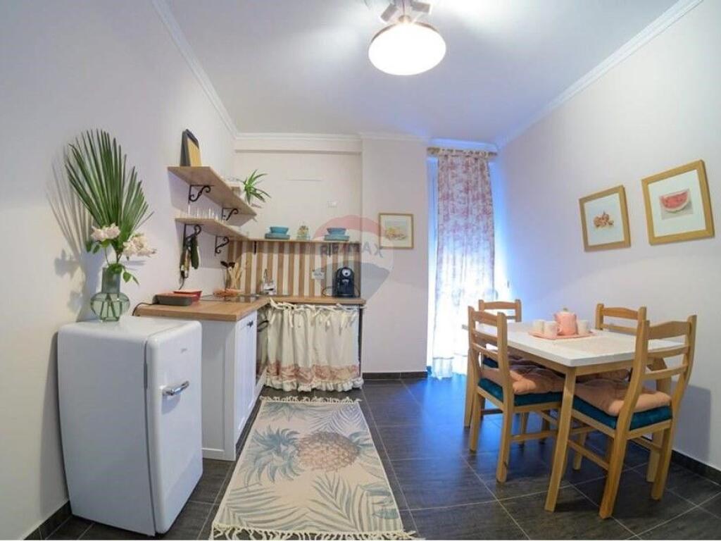 Apartament - Për Qira - Rruga e Barrikadave, Tiranë !!!! (ID: 530361014-399)